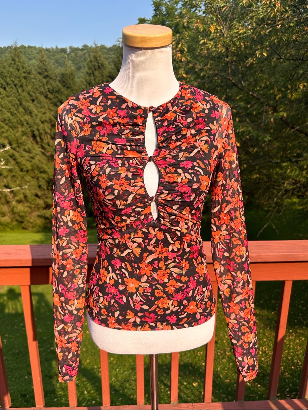 NWT! MINKPINK Sorrento Mesh Top Black Floral